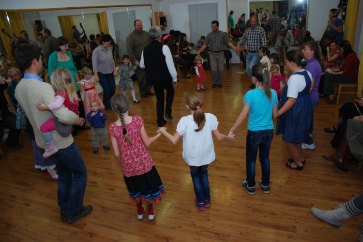 Táncház (Fotó: Nagy Mária)