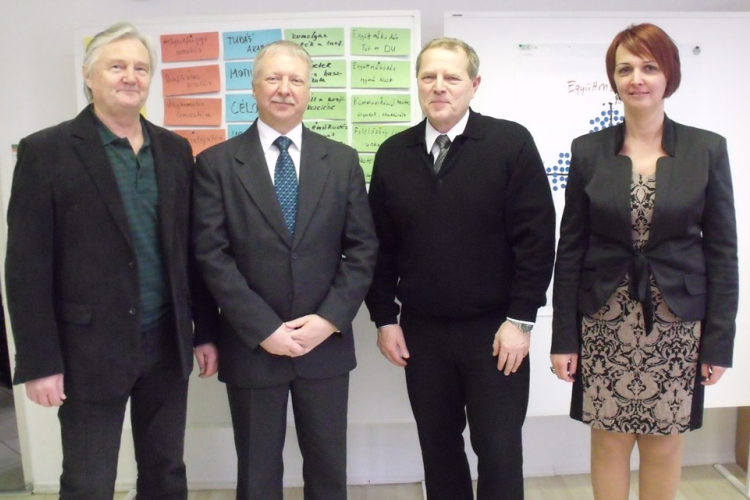 Beosztottakból képeznek vezetőket a Veritas-nál