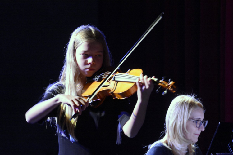 A Mosonyi Mihály Alapfokú Művészeti Iskola karácsonyi koncertje