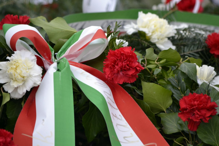 Koszorúzási felhívás