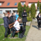 Koszorúzás a József Attila szobornál (Fotó: Nagy Mária)