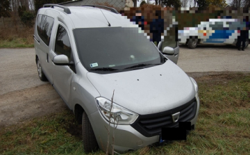 Felgyújtotta a lopott gépkocsit