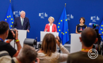 Ursula von der Leyen: életkori korlátozásokra van szükség az internetes platformokon