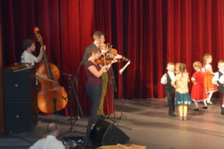 A Lajta Néptánc Együttes tavaszi műsora (Fotó: Bánhegyi István)