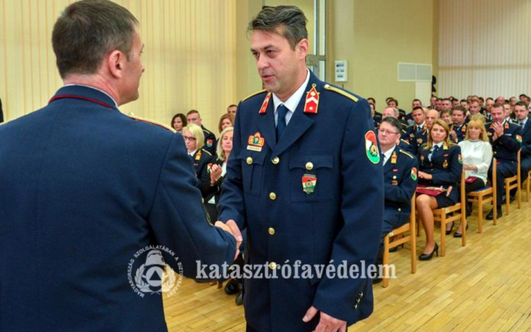 Május negyedike Szent Flórián, a tüzes mesterségek, így a tűzoltók és a kéményseprők védőszentjének napja