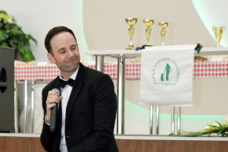 Jótékonysági süteménysütő verseny