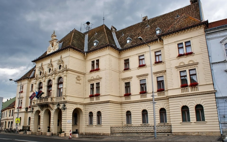 Elektronikus adórendszer változás