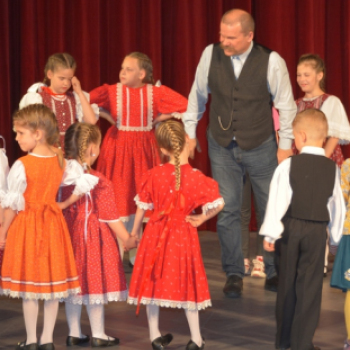 A Lajta Néptánc Együttes tavaszi műsora (Fotó: Bánhegyi István)