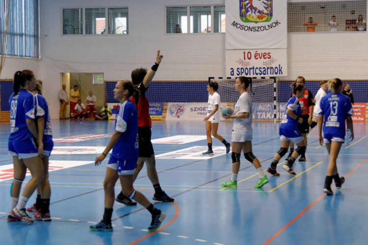 Női kézilabda NBI, Alapszakasz: 4. forduló MKC-SE – FTC-Rail Cargo Hungaria (22:35) (Fotó: Horváth Attila)