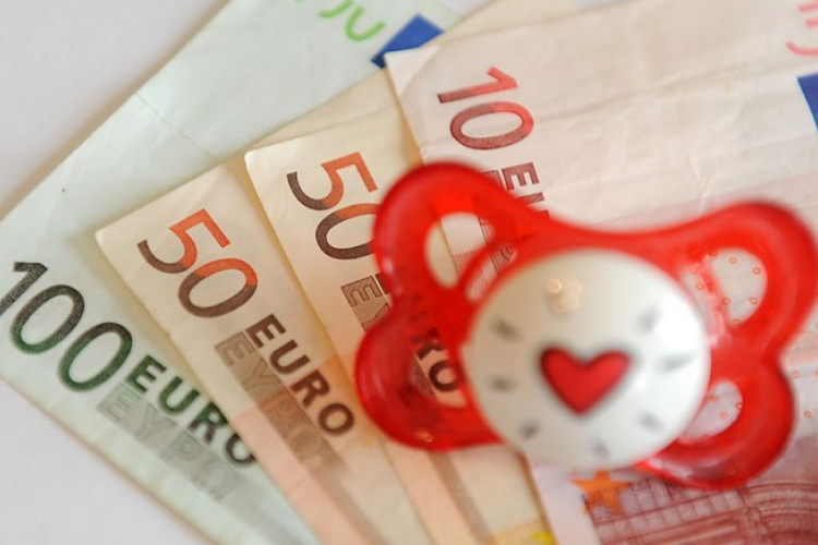 Szigorítanák az Ausztriában dolgozó külföldiek családipótlék-juttatását