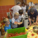 Pillangó Óvoda és Mini Bölcsőde, kolbásztöltés 