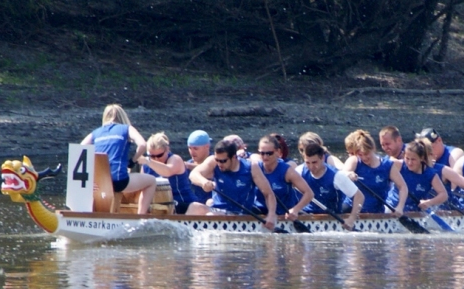 Vakokkal együtt eveztek